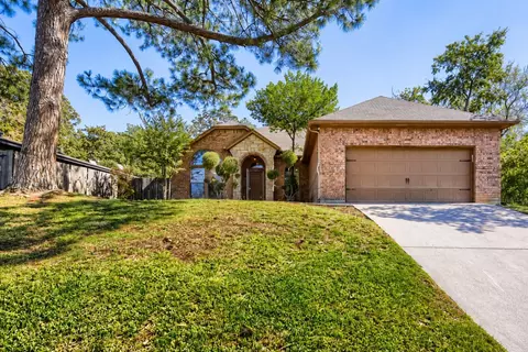 1104 Irwin Dr, Hurst, TX 76053