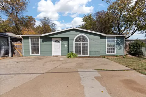 4125 Martin St, Fort Worth, TX 76119