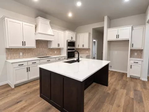 Kitchen - 421 Mcalpine Dr, Springtown, TX 76082 photo 1 of 2