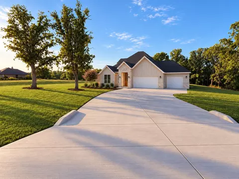 Exterior - 421 Mcalpine Dr, Springtown, TX 76082 photo 2 of 4