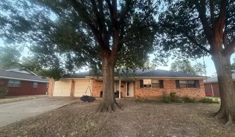 7813 Chantilly Ln, Fort Worth, TX 76134
