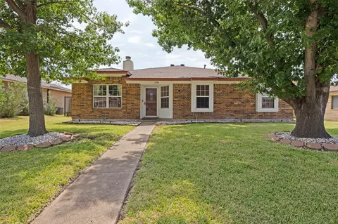 1730 Glencairn Ln, Lewisville, TX 75067