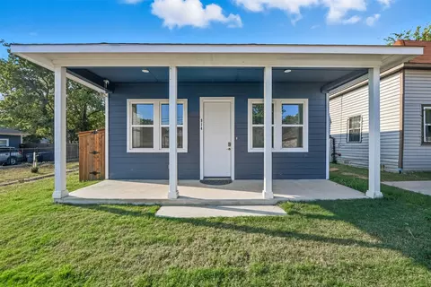 914 E Tucker St, Fort Worth, TX 76104