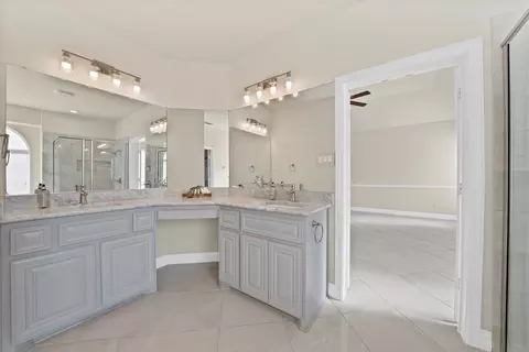 Bath - 5100 Windstone Dr, Keller, TX 76244 photo 2 of 5