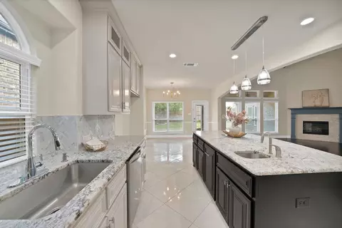 Kitchen - 5100 Windstone Dr, Keller, TX 76244 photo 4 of 4