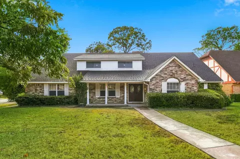 919 Green Hills Rd, Duncanville, TX 75137