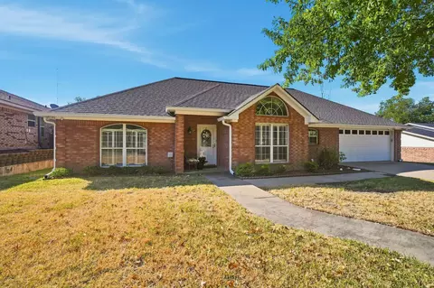 90 Delmore Dr, Hillsboro, TX 76645