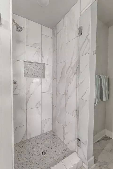 Bath - 128 Knott Dr, Many, LA 71449 photo 4 of 6