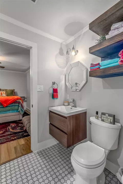 Bath - 128 Knott Dr, Many, LA 71449 photo 6 of 6