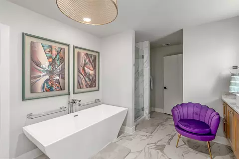Bath - 128 Knott Dr, Many, LA 71449 photo 1 of 6