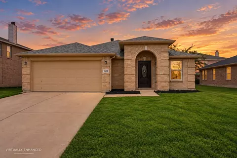 2420 Arroyo Springs Dr, Grand Prairie, TX 75052