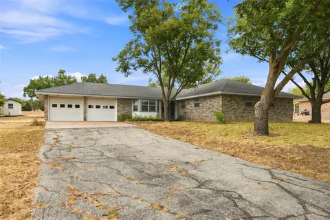 484 Thompson Rd, Troy, TX 76579