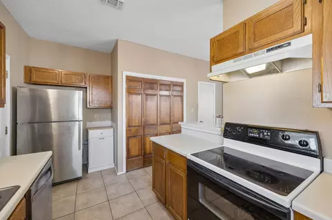 Kitchen - 2906 Northrope St, Euless, TX 76039 photo 2 of 3