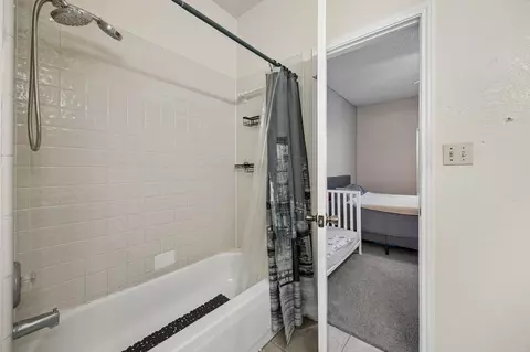 Bath - 2906 Northrope St, Euless, TX 76039 photo 4 of 4