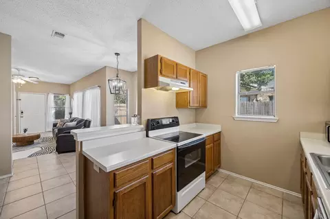 Kitchen - 2906 Northrope St, Euless, TX 76039 photo 3 of 3