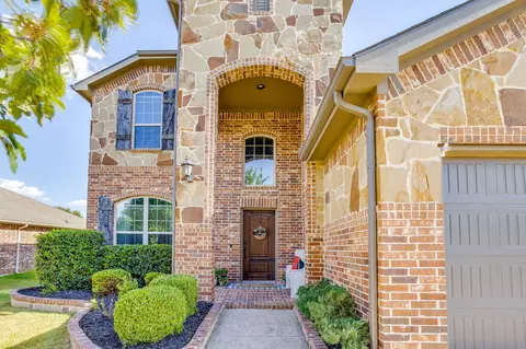 352 Pin Cushion Trl, Burleson, TX 76028