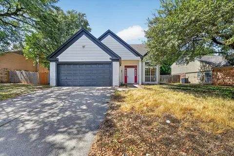 7516 Meadow Creek Dr, Fort Worth, TX 76123