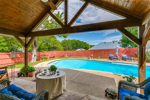 101 Shady Valley Cir, Weatherford, TX 76086