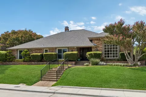 9639 Vista Oaks Dr, Dallas, TX 75243