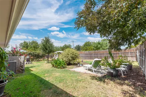 Exterior - 900 E Fitzgerald St, Bangs, TX 76823 photo 6 of 16