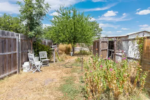 Exterior - 900 E Fitzgerald St, Bangs, TX 76823 photo 14 of 16