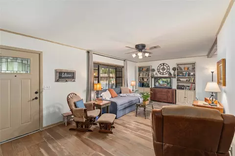 Living - 900 E Fitzgerald St, Bangs, TX 76823 photo 1 of 3