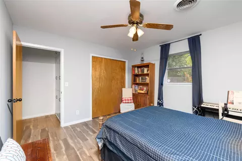 Bedroom - 900 E Fitzgerald St, Bangs, TX 76823 photo 4 of 5