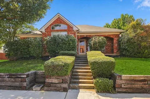 700 Summit Rdg, Lewisville, TX 75077