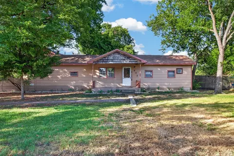 403 S Nash St, Garrett, TX 75119