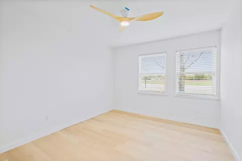 Bedroom - 504 N Main St, Mcgregor, TX 76657 photo 3 of 8