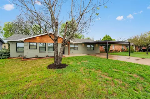 Exterior - 504 N Main St, Mcgregor, TX 76657 photo 3 of 10