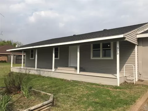 303 Raymond St, Farmersville, TX 75442