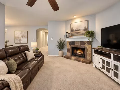 1131 Grimes Dr, Forney, TX 75126