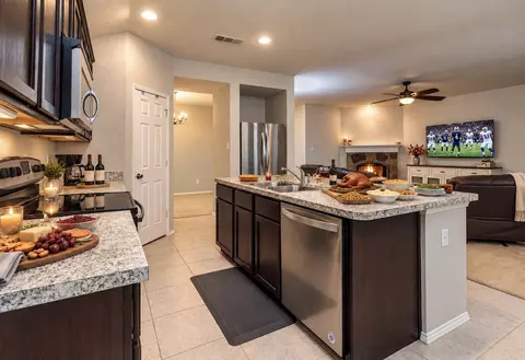 1131 Grimes Dr, Forney, TX 75126