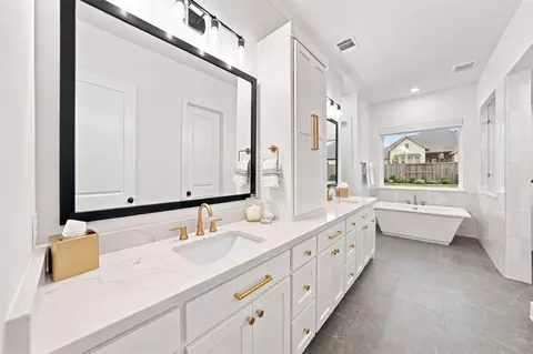 Bath - 4660 Bertrand Dr, Prosper, TX 75078 photo 3 of 7