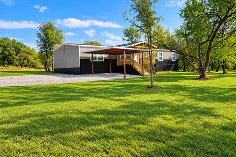 309 Lark Meadow Dr, Runaway Bay, TX 76426