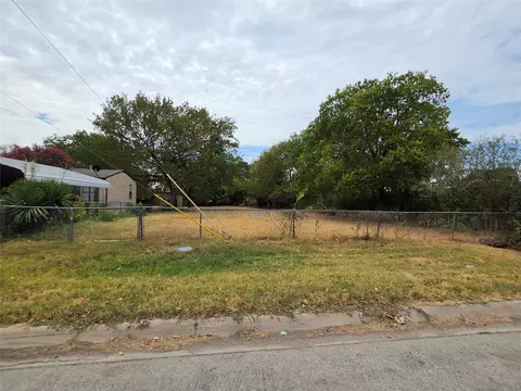 701 Angus Dr, Dallas, TX 75217