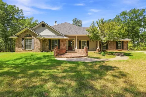 8149 Southdowns Dr, Shreveport, LA 71107