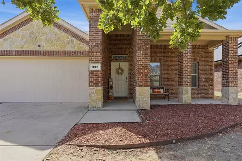 227 Old Spanish Trl, Waxahachie, TX 75167