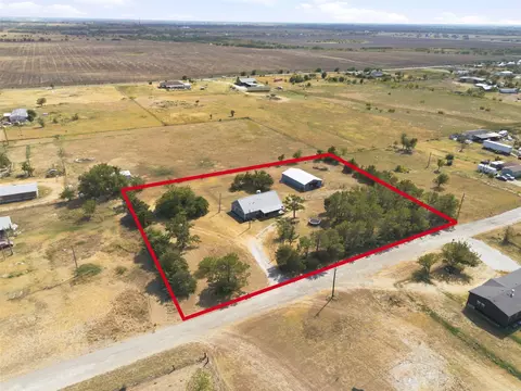 88 Green Meadow Dr, Valley View, TX 76272
