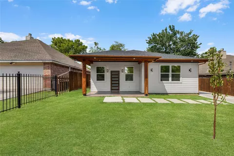 921 Bessie St, Fort Worth, TX 76104