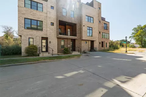 449 S Rayner St, Fort Worth, TX 76111