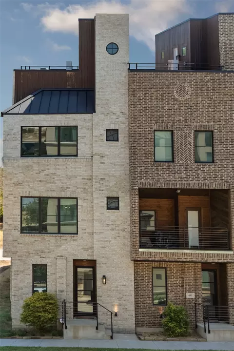 449 S Rayner St, Fort Worth, TX 76111
