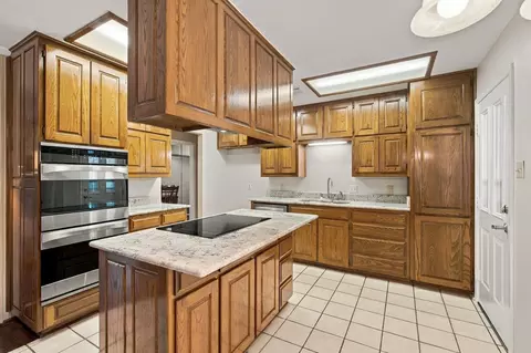 1802 Tulip Dr, Arlington, TX 76013
