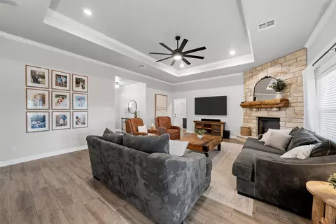 Living - 129 Dana Point Dr, Lorena, TX 76655 photo 3 of 5