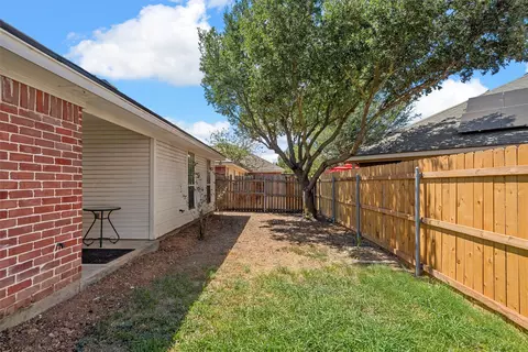 Exterior - 10120 Colony Dr, Waco, TX 76708 photo 6 of 9