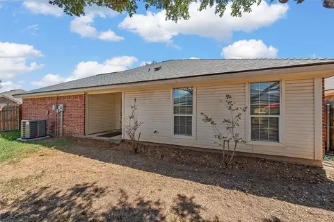 Exterior - 10120 Colony Dr, Waco, TX 76708 photo 5 of 9