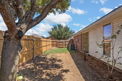 Exterior - 10120 Colony Dr, Waco, TX 76708 photo 7 of 9