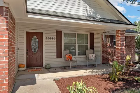 Exterior - 10120 Colony Dr, Waco, TX 76708 photo 3 of 9