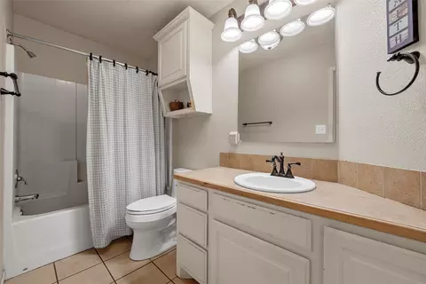 Bath - 10120 Colony Dr, Waco, TX 76708 photo 1 of 2